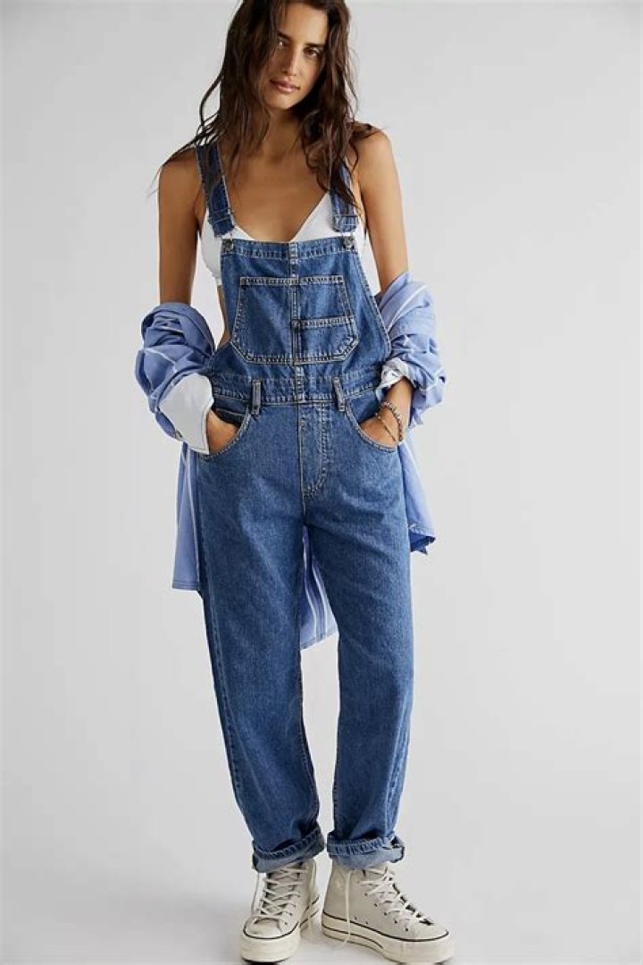 Are overalls Still in Style 2020?