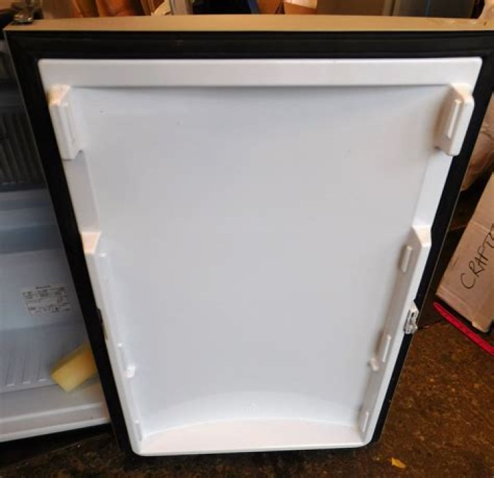 Are there any spare parts for the Dometic caravan fridge?