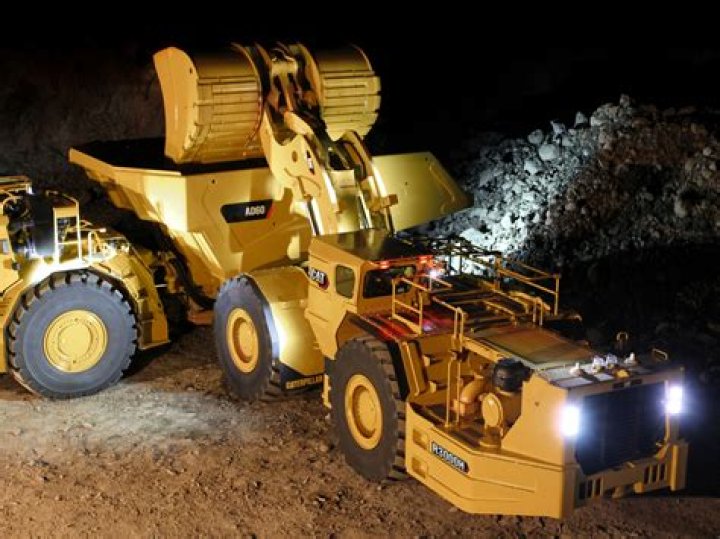 Are there diesel and battery powered LHDs in mines?
