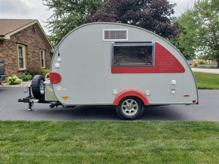 Can a hard shell camping trailer fit in a garage?