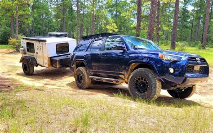Can a Toyota 4Runner pull a travel trailer?