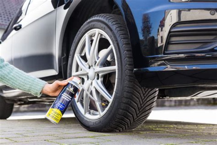 Can you put a tubeless tire on a split rim?