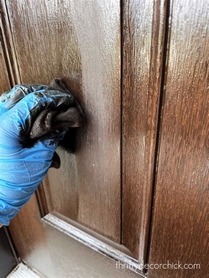 Can you stain fiberglass