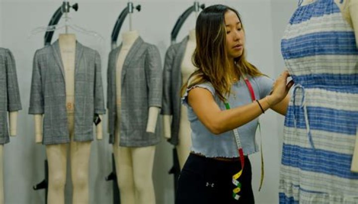 Do fashion interns get paid?