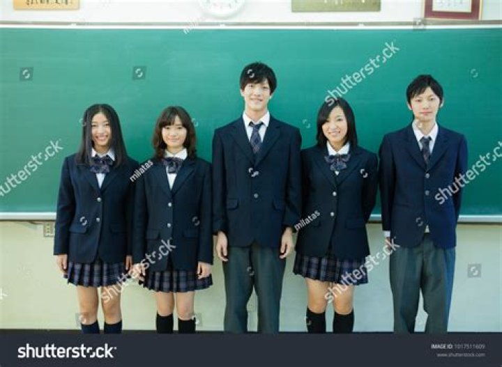 Do Japanese high school students wear uniforms?