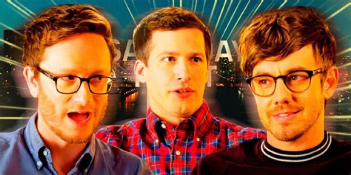 Does Andy Samberg tour with lonely island