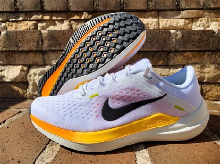Does Nike make steel toed tennis shoes?