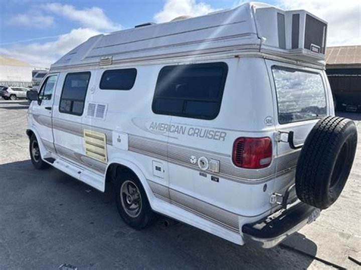 How big is a 1994 American cruiser Camper Van?
