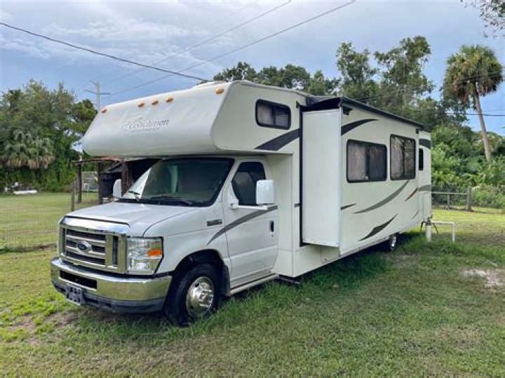How big is a 1995 coachmen motor home?