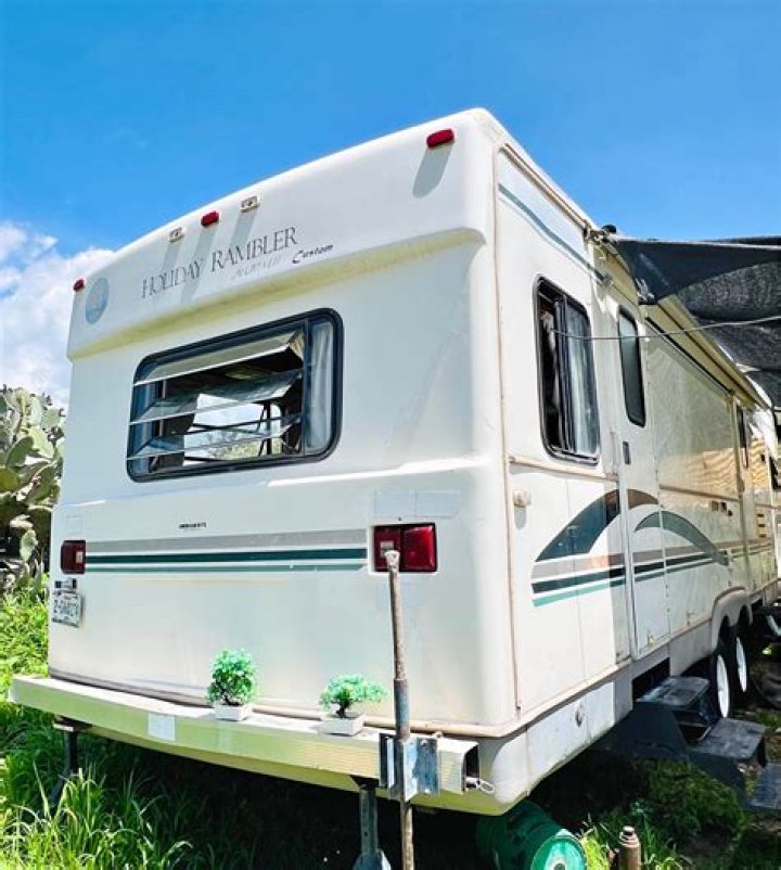 How big is a 1995 Holiday Rambler RV?