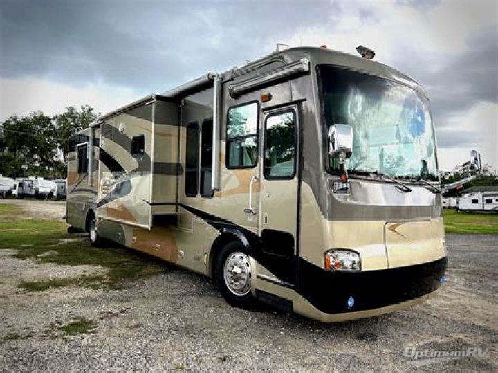 How big is a 2005 Tiffin Allegro motorhome?