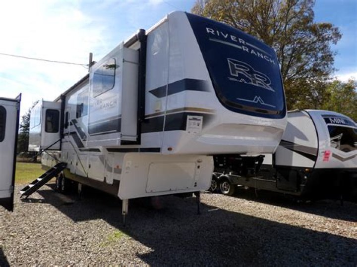 How big is a 2007 Forest River RV?
