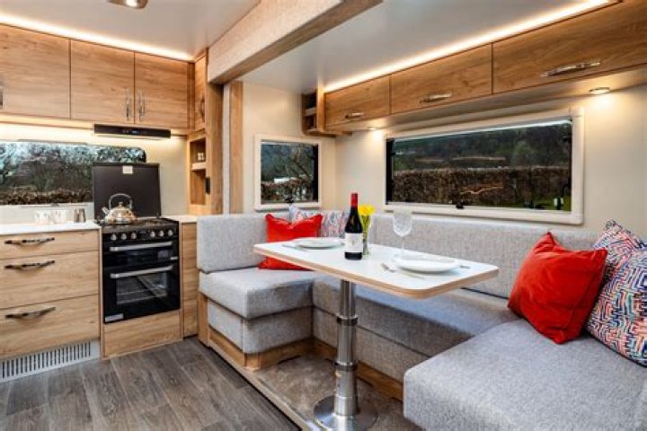 How big is a Holiday Rambler fifth wheel?