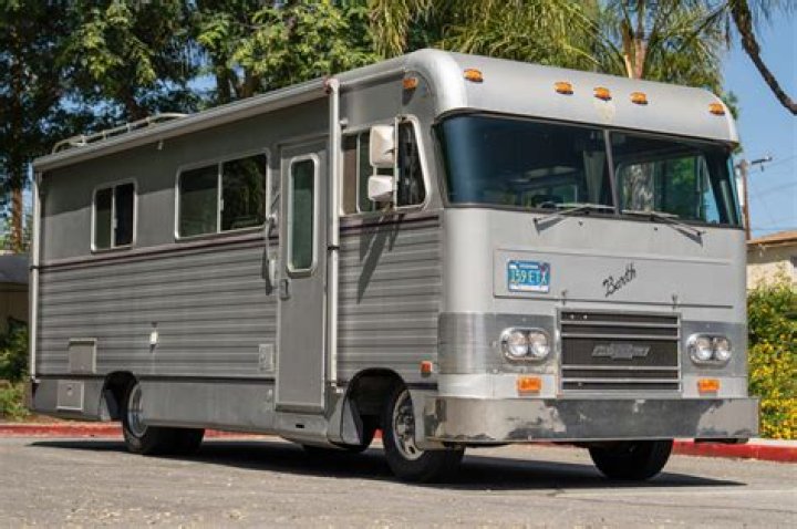 How big is a safari Class A motorhome?