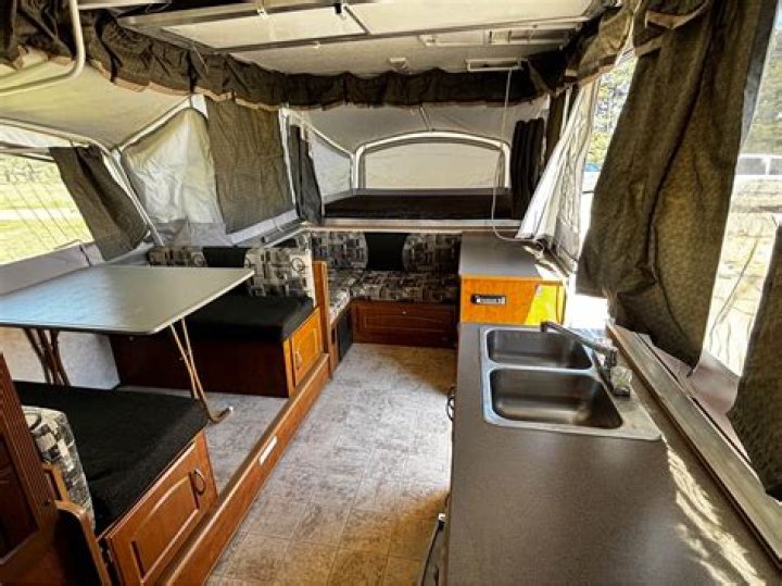 How big is the Fleetwood Niagara pop up camper?