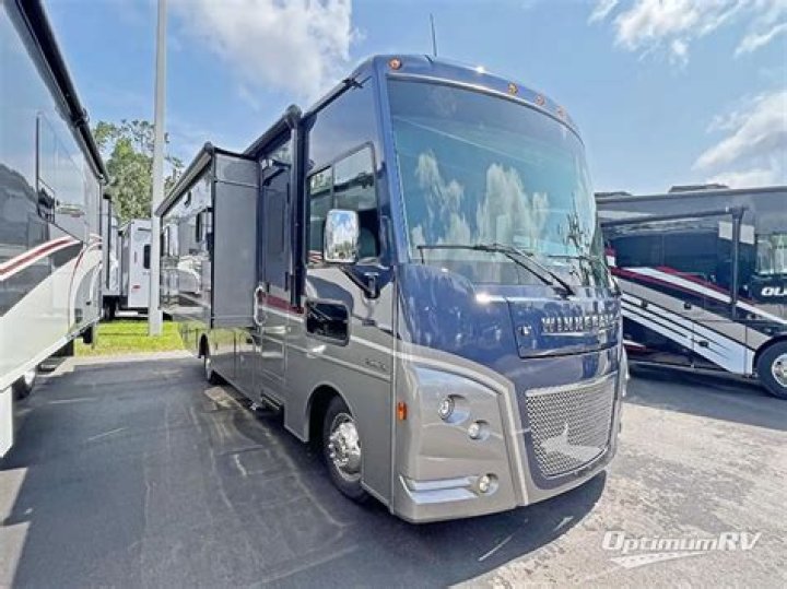 How big is the Winnebago Adventurer 27N RV?