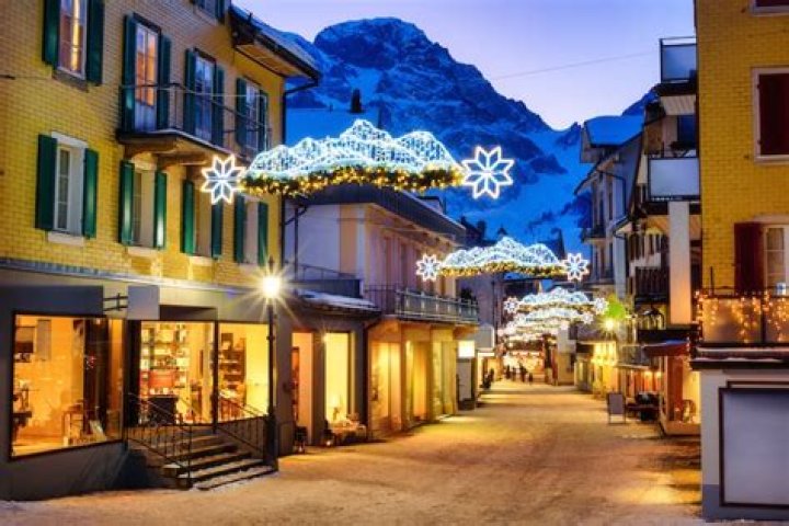 How do they decorate for Christmas in Switzerland?
