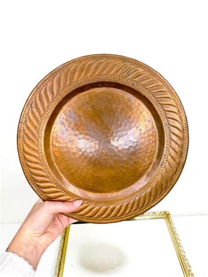 How do you clean an old copper tray