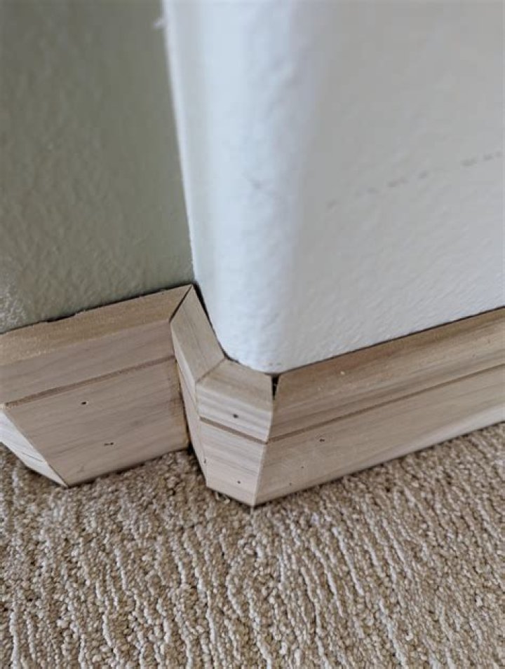 How do you remove trim from channel molding?