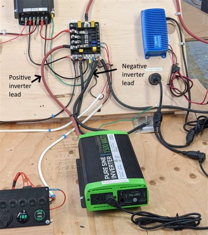 How does an inverter charge an RV battery?