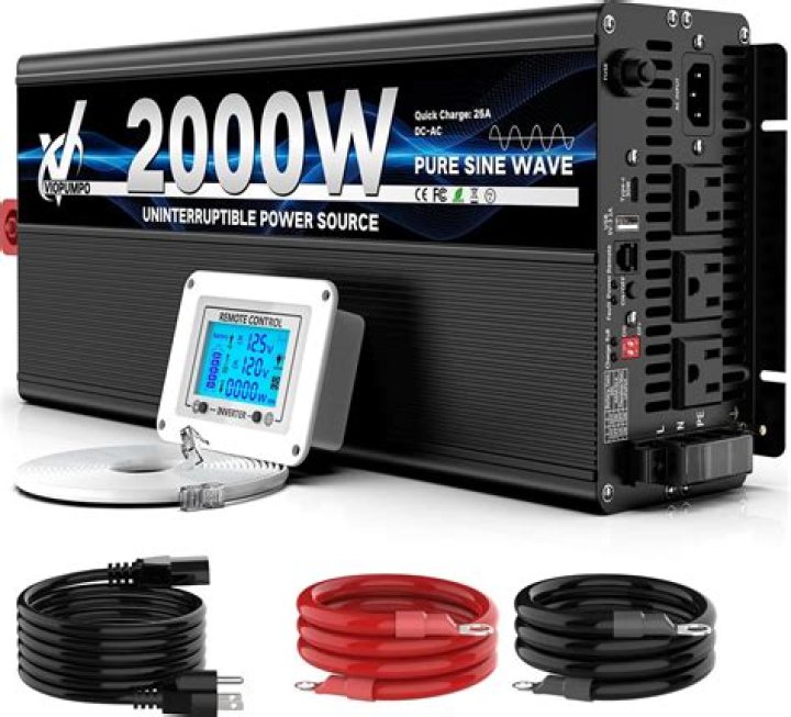 How many AC outlets does a 2000W inverter have?