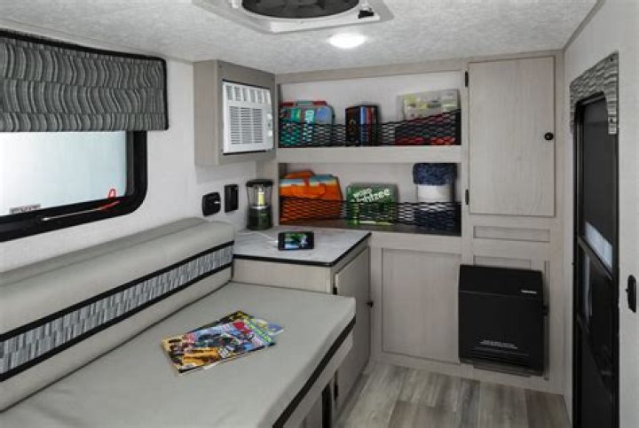 How much does a 1998 Coachmen Catalina weigh?