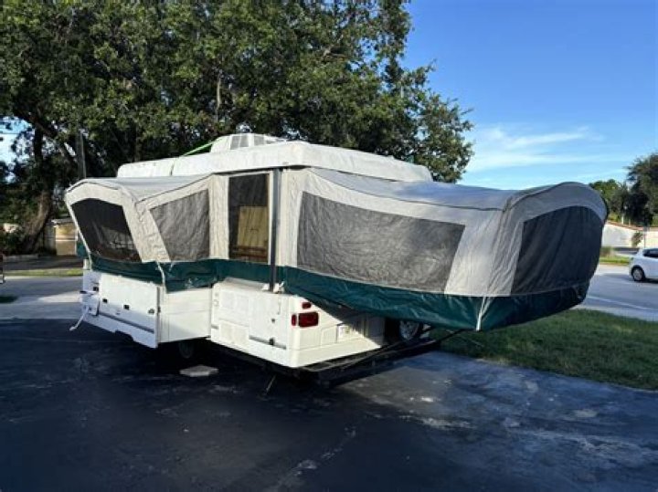 How much does a 2000 Coleman pop up camper weigh?