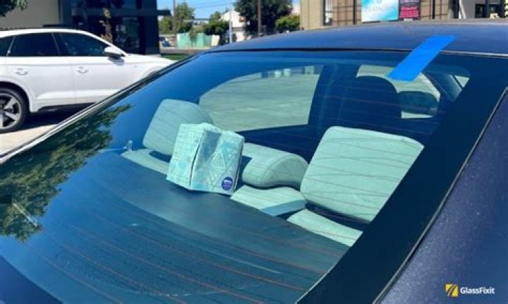 How much does it cost to replace front car windshield?