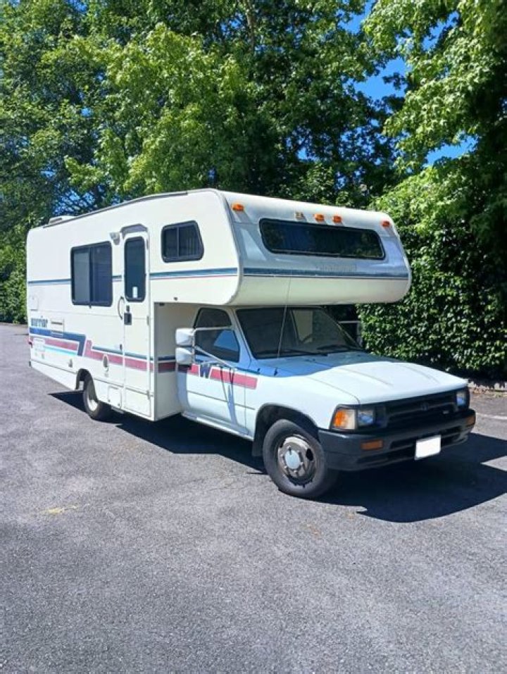 How much is a 1992 Winnebago Warrior worth?