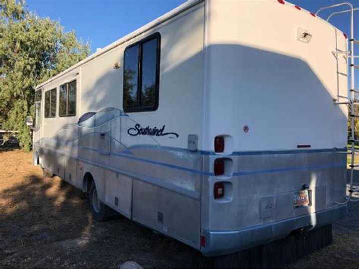 How much is a 1998 Fleetwood Southwind RV?