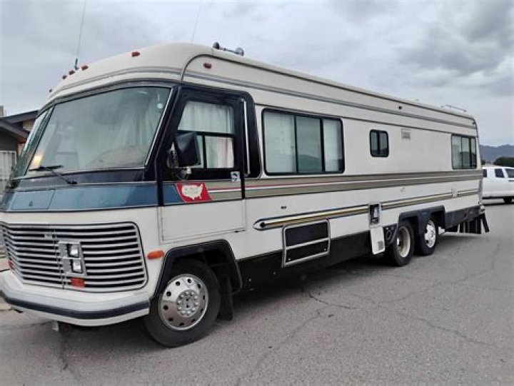 How old is the 1985 Holiday Rambler Imperial?