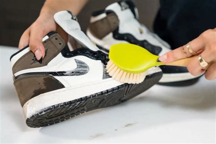 How to wash sneakers - How To Discuss