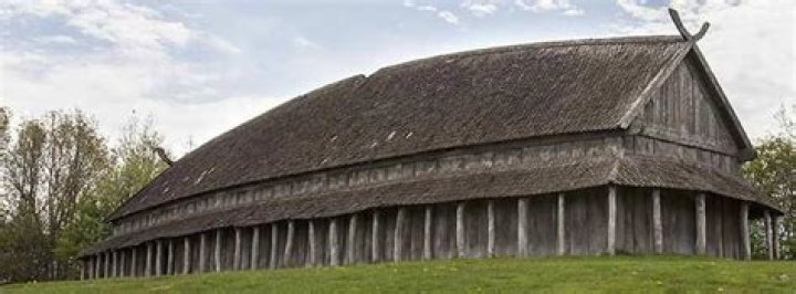 How were longhouses built