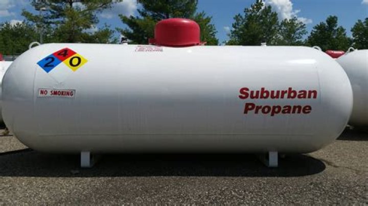 Is a new propane tank supposed to hiss?