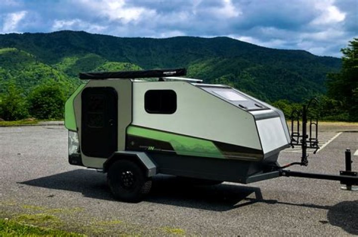 Is the Fleetwood Niagara a pop up camper?