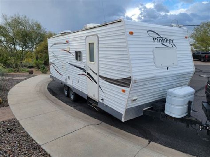 Is the Fleetwood pioneer 21ts6 a travel trailer?