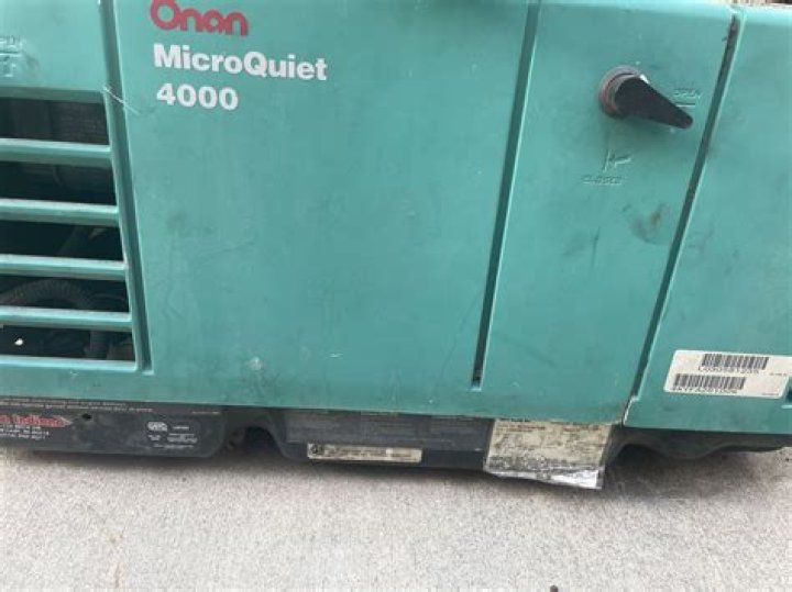Is the Onan 4000 microlite generator only clicks?