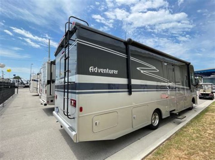 Is the Winnebago Adventurer 33v in good condition?