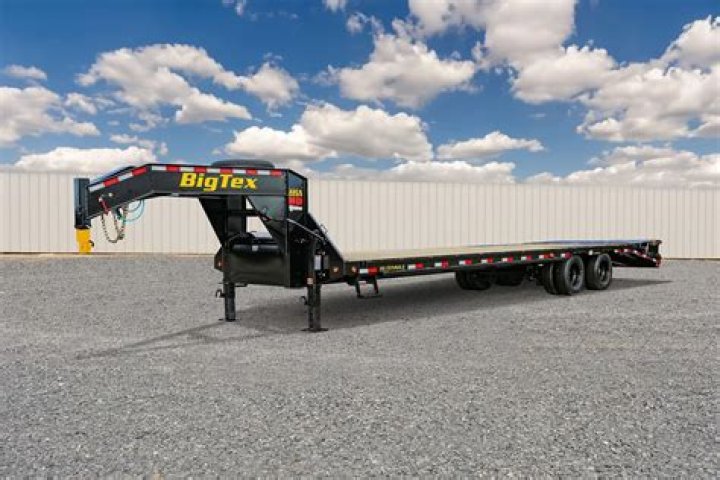 Is there a Big Tex flatbed gooseneck trailer?