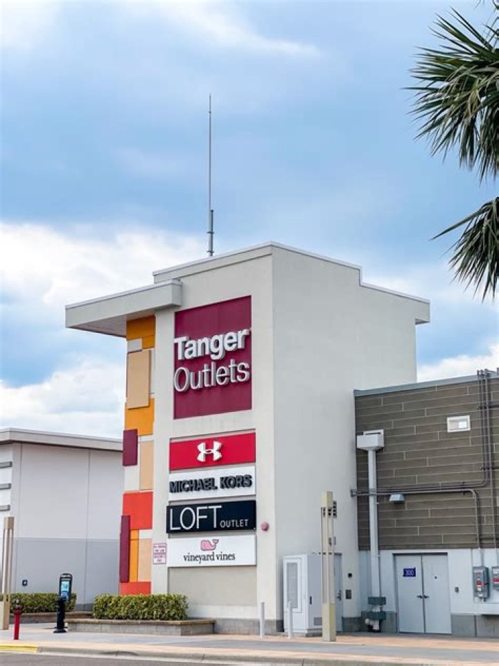Is there an ugg store in Tanger Outlets?