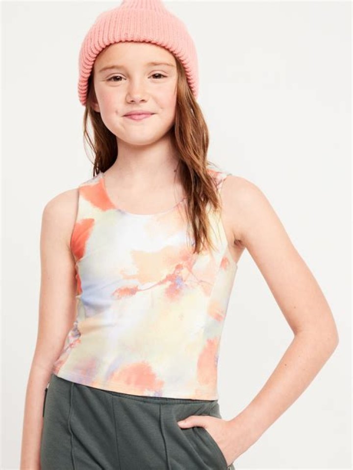 What are the benefits of wearing a tank top?