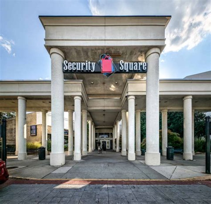 What are the hours at Security Square Mall?