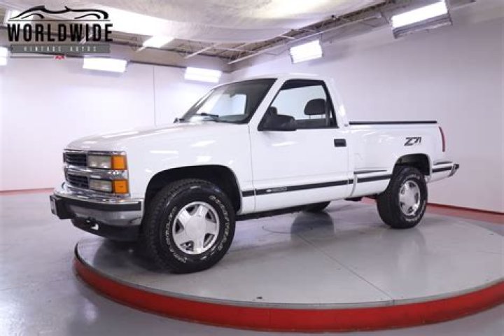What are the operative pages for a 1997 Chevy P-30?