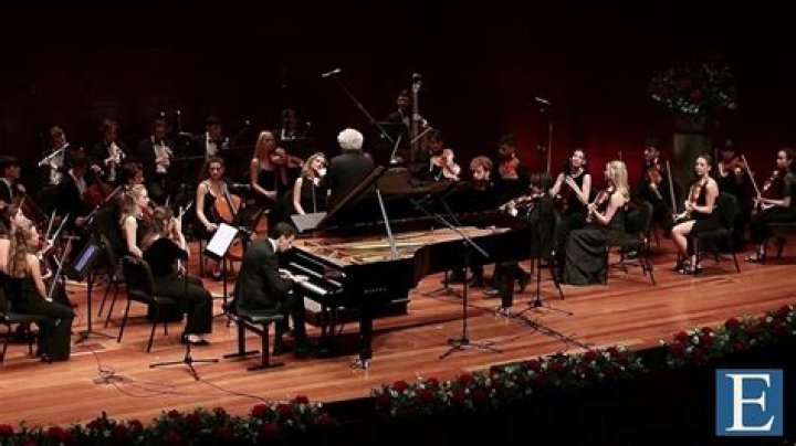 What are the solo instruments in Bachs Brandenburg Concerto No 5