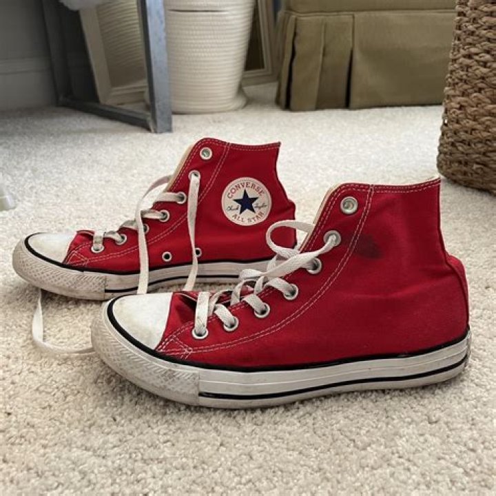 What can I wear with high top red Converse?