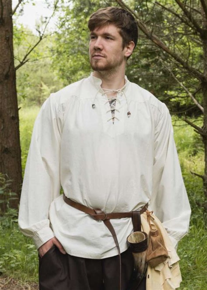What did medieval barbers wear?