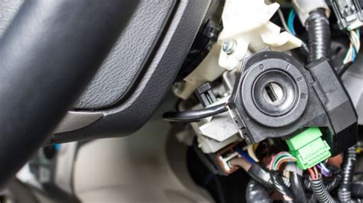 What happens if there is no power to the ignition switch?