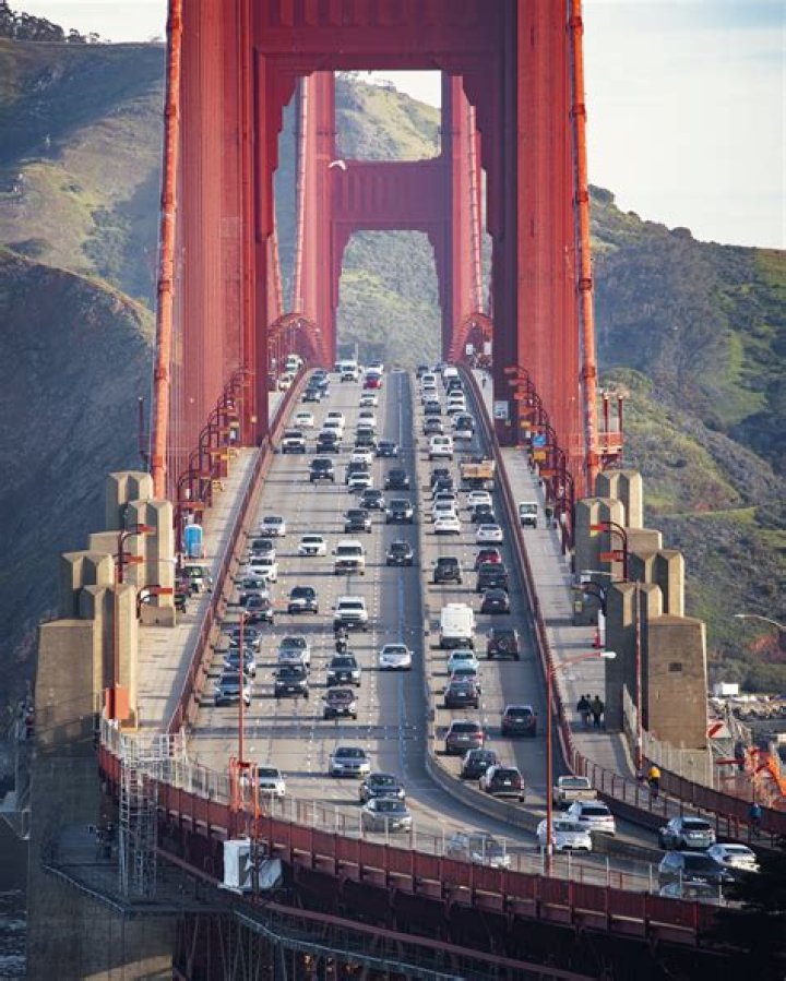 What is the clearance under the Golden Gate Bridge