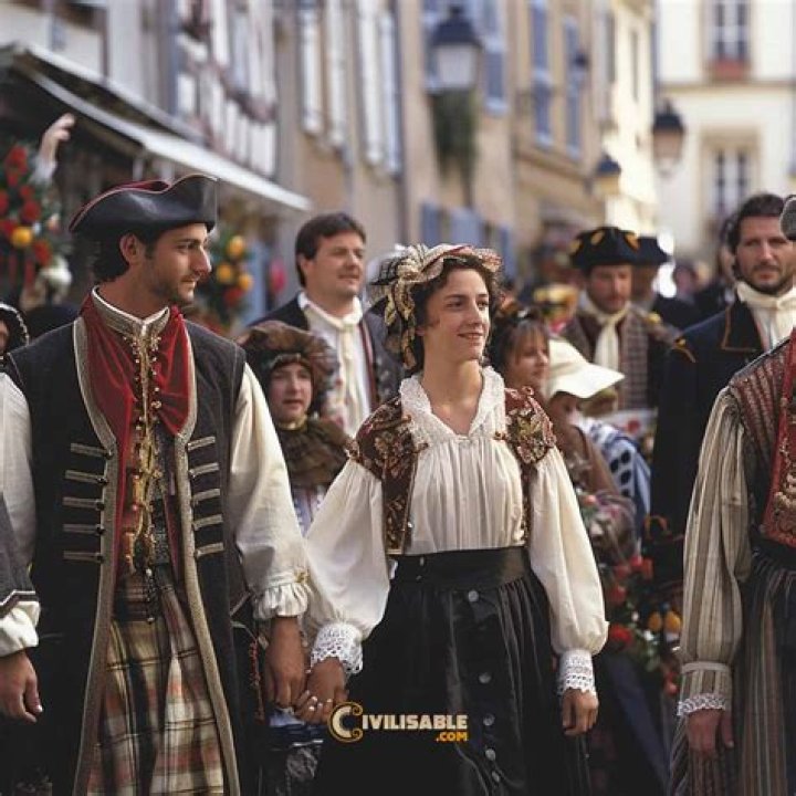 What is the traditional clothing in France for men?