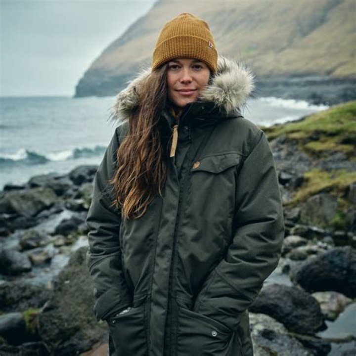 What is the warmest clothing for cold weather?